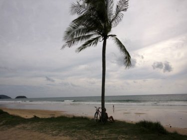 Karon beach, long and inviting, but not always safe to swim