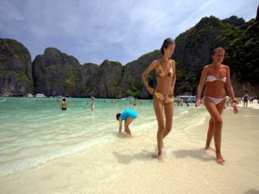 Fabulous Maya Bay in Phi Phi, just one of the attractions for Amway China