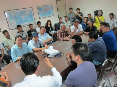 Negotiators meet to work out a deal today: Cruise ship lines appear dissatisfied with Phuket taxi prices