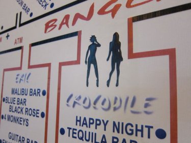 Patong Taxi Riders Warned About Sexy Bar Hostesses