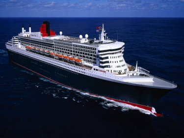 Queen Mary 2, on her way to Phuket, but unlikely to benefit touts