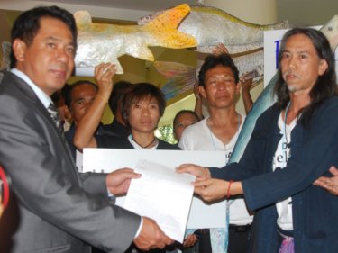 Mekong dam objectors deliver a protest letter on Phuket today