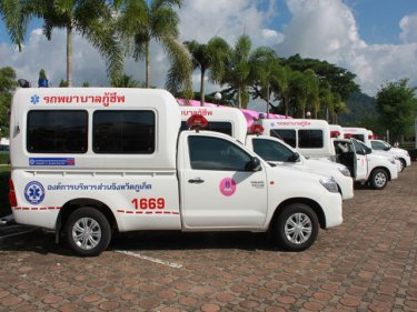 The 12 new Phuket ambulances and the telephone number to call: 1669