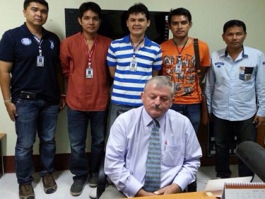 Wanted British pedophile Hugh Glass with Phuket Immigration police