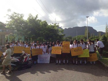 Students and parents protest in Phang Nga Town this morning