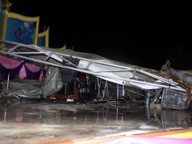 The Phuket City stage collapse tonight that killed one person and injured a second person. For more photos, check the Phang Nga photo album by Anothai Ngandee and go on to tonight's Phuket photos