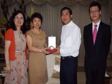 Chinese Consul Wang Huijuan meets Governor Maitree yesterday