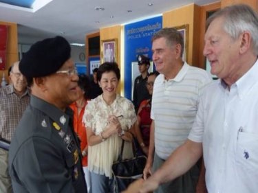 Taxi task force chief Paya Mamen greets Phuket honorary consuls today