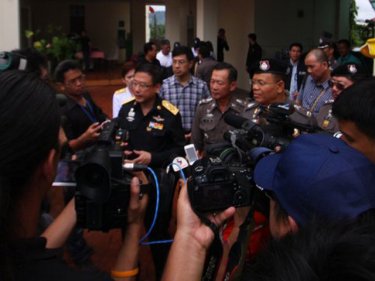 Senior police and Bangkok investigators at Pian Keesin's home today