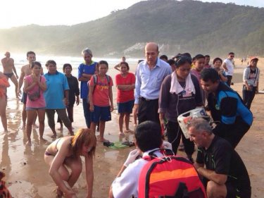 Local mayor Aroon Soroj witnessses a death on a Phuket beach today