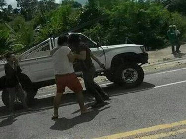 Road rage on Patong Hill, but the handgun proved later to be fake