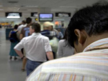 Immigration queues should be zig-zag for fairness to all, say volunteers