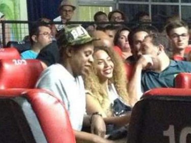 Beyonce and Jay Z ringside at Patong Muay Thai on Monday