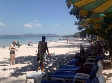 Sunbeds return at Phuket's Bang Tao beach:we knew they would