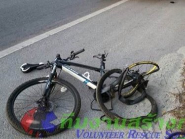 A pickup driver passing on the wrong side killed a bicyclist north of Phuket