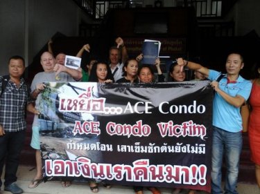 Victims of the Ace Condo scandal gather to meet Phuket's Governor