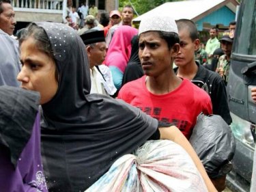 Rohingya come ashore in Aceh, with fears thousands are trapped at sea