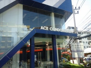 The Ace showroom in Patong, open in the morning, closed by the afternoon