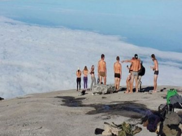 Tourists allegedly stripping naked on Malaysia's Mount Kinabalu