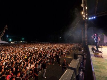 About 5000 fans rocked a Bodyslam concert at Laguna Phuket last night