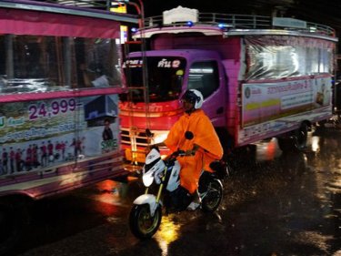 Phuket's pinkie buses:  prepared for harsher times in monsoon weather